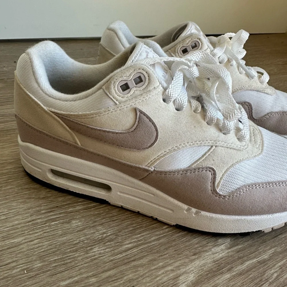 Nike Air Max 1 - Platinum Violet & White - Picture 3 of 7